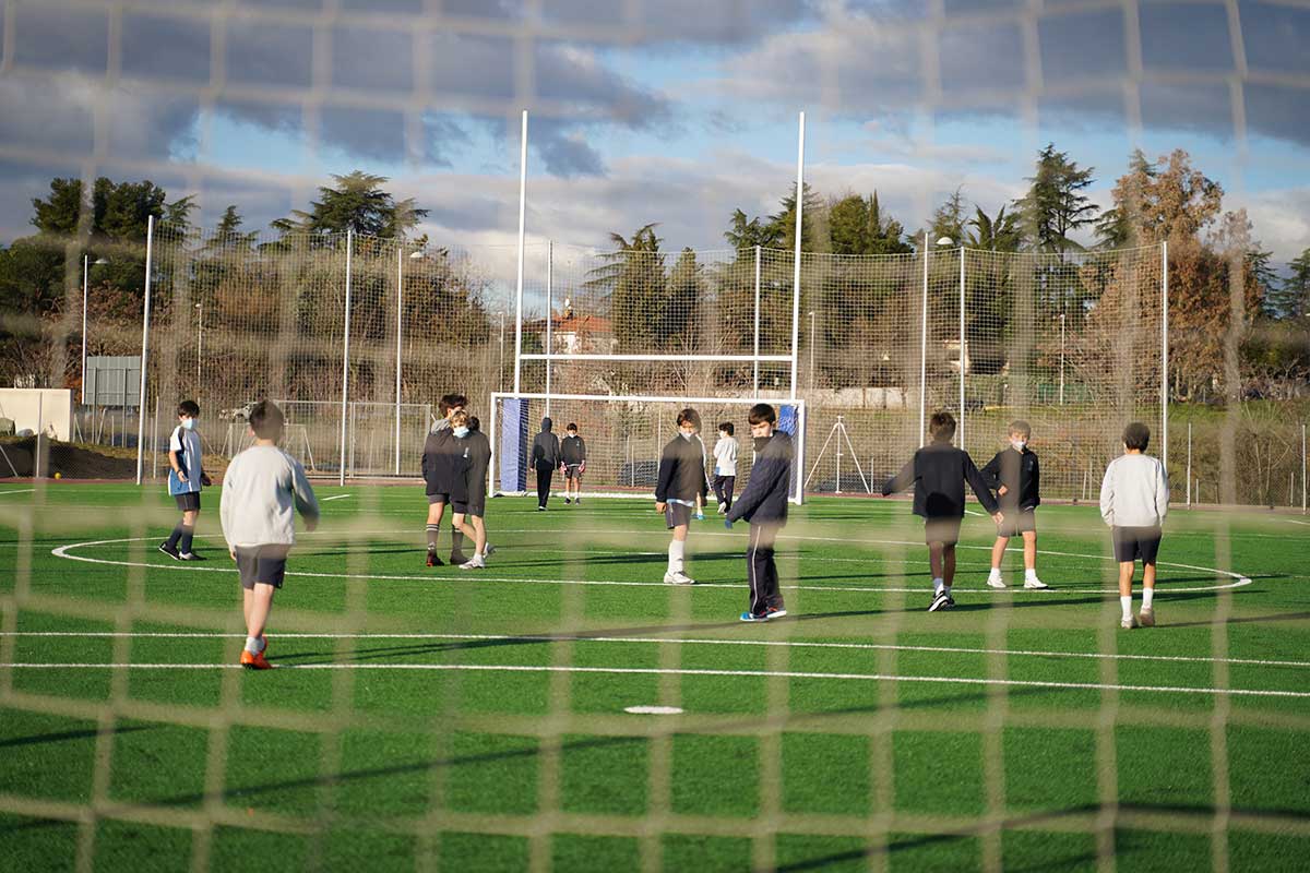 stella-maris-smarts-alumnos-futbol