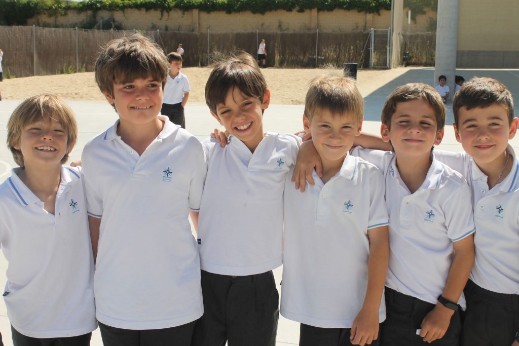 uniforme-verano-stella-maris-college