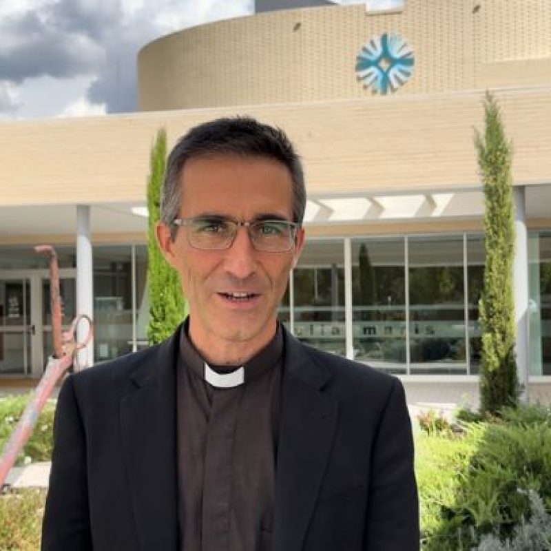 Mensaje bienvenida p. Carlos